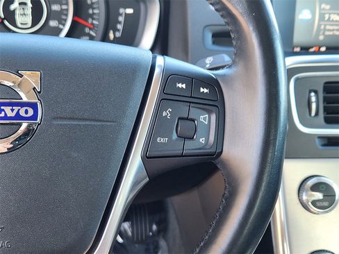 Used 2018 Volvo S60 T5 Dynamic w/ Protection Package image 9