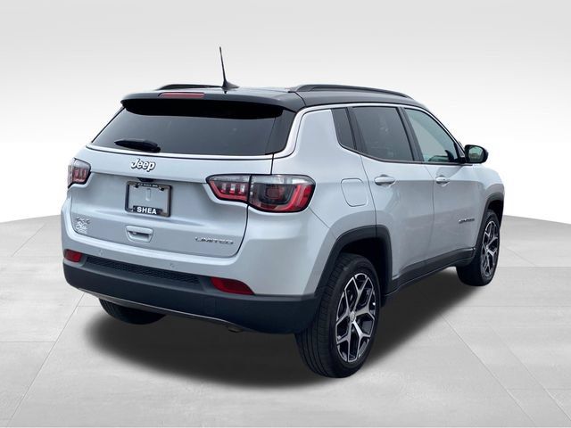 Used 2024 Jeep Compass Limited AWD/4WD image 3