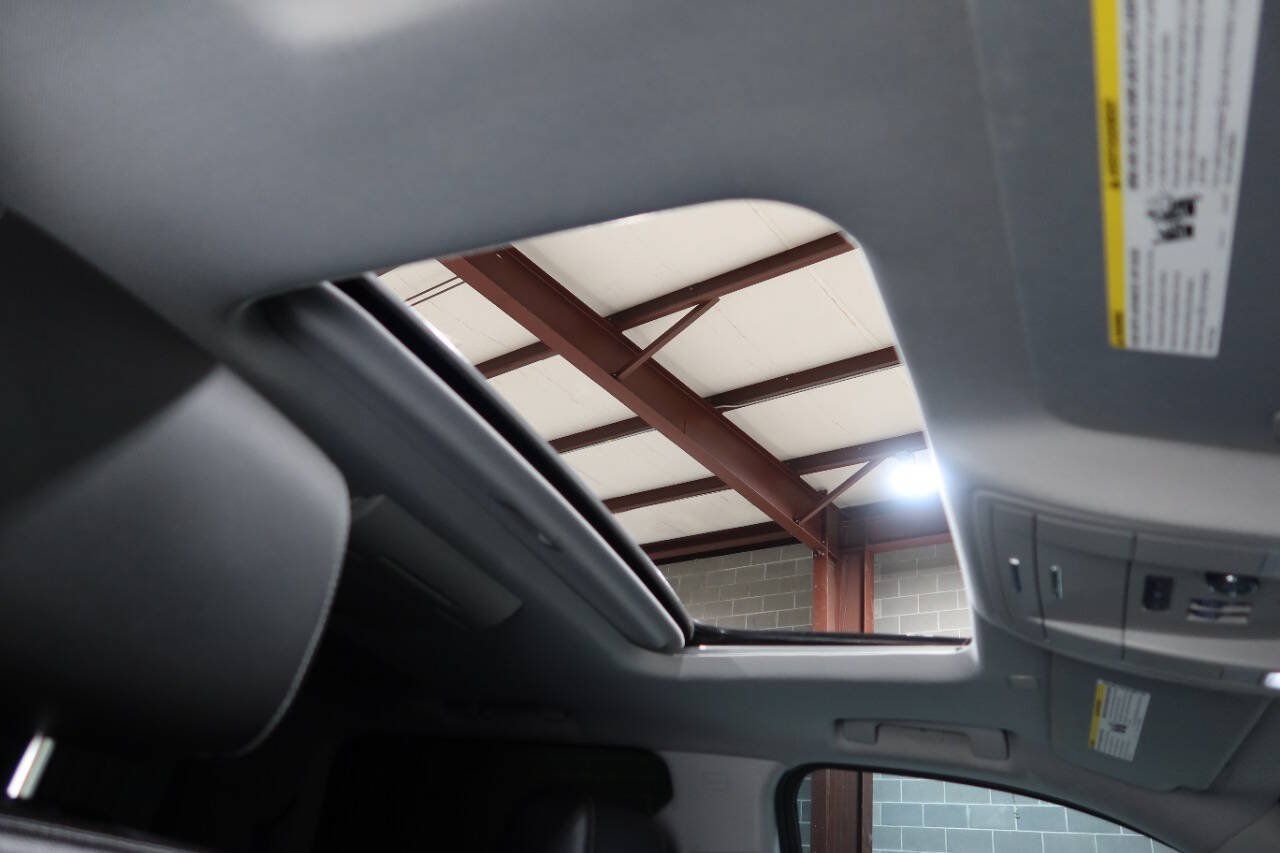 Used 2018 Chevrolet Tahoe Premier RWD image 34