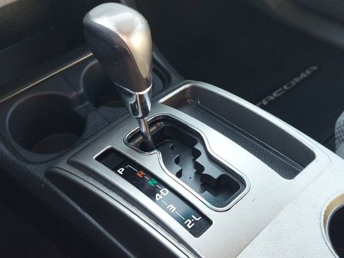 Used 2014 Toyota Tacoma PreRunner w/ TRD Sport Package image 15