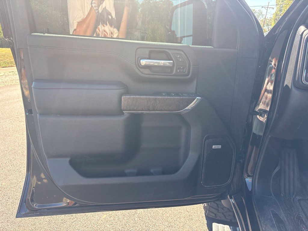 Used 2023 GMC Sierra 2500 Denali w/ Denali Ultimate Package AWD/4WD image 12