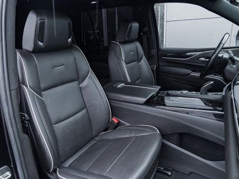 Used 2021 Cadillac Escalade Sport w/ Heavy-Duty Trailer Package image 28