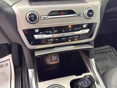 Used 2021 Ford Explorer XLT w/ Equipment Group 202A image 22