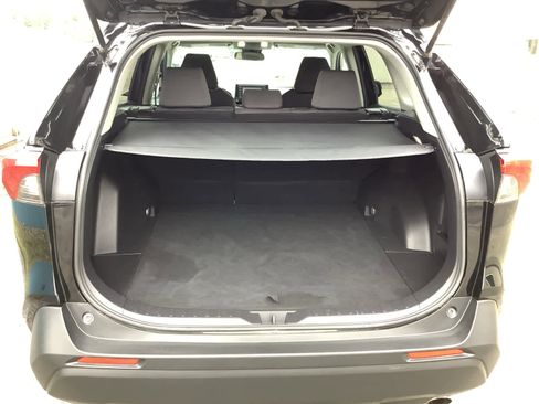 Used 2022 Toyota RAV4 XLE image 31