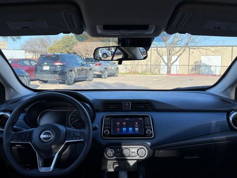 Used 2025 Nissan Versa SV image 33