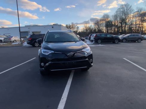 Used 2016 Toyota RAV4 Limited image 9