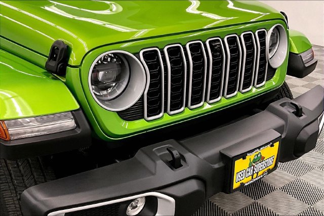 Used 2026 Jeep Wrangler Unlimited Sahara w/ Technology Group AWD/4WD image 33