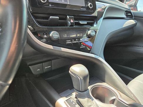 Used 2023 Toyota Camry SE FWD image 17