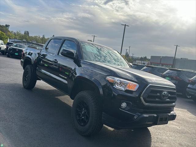 Certified 2021 Toyota Tacoma SR5 AWD/4WD image 6