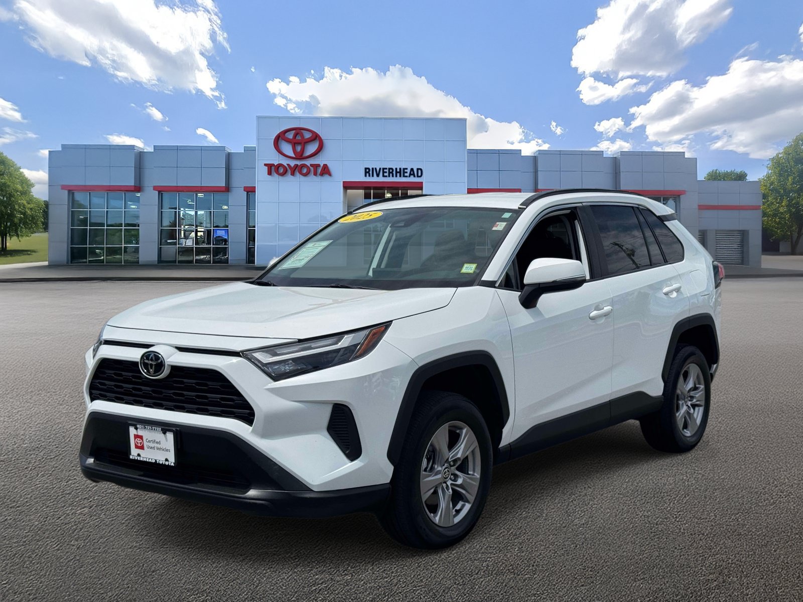 Used 2025 Toyota RAV4 XLE FWD image 1