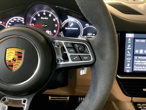 Used 2020 Porsche Cayenne Turbo image 24