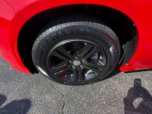 Used 2022 Dodge Charger SXT RWD image 16