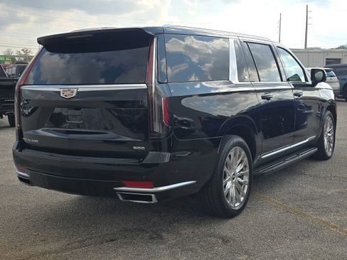 Used 2024 Cadillac Escalade ESV Premium Luxury w/ Performance Package image 5