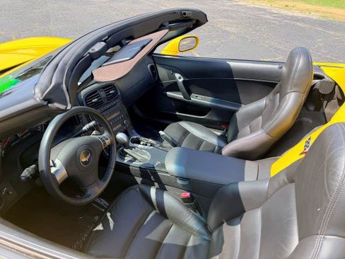 Used 2010 Chevrolet Corvette Grand Sport RWD image 18