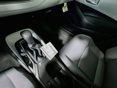 Used 2026 Toyota Corolla SE FWD image 25