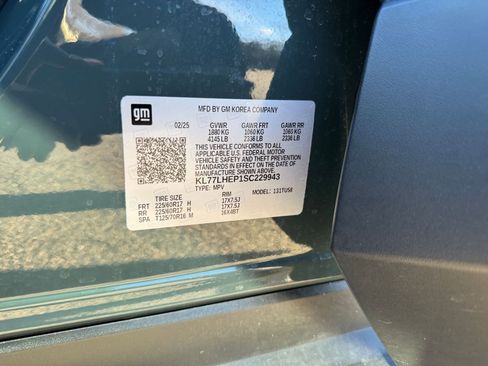 Used 2025 Chevrolet Trax LT image 23