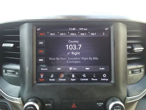 Used 2019 RAM 1500 Laramie image 22