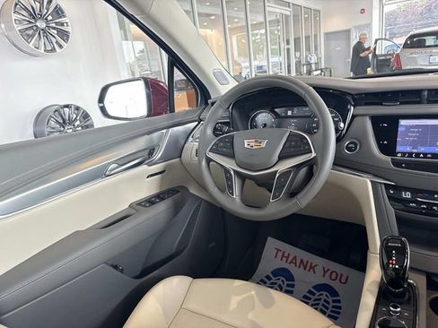 Certified 2024 Cadillac XT5 Premium Luxury w/ LPO, Floor Liner Package AWD/4WD image 34