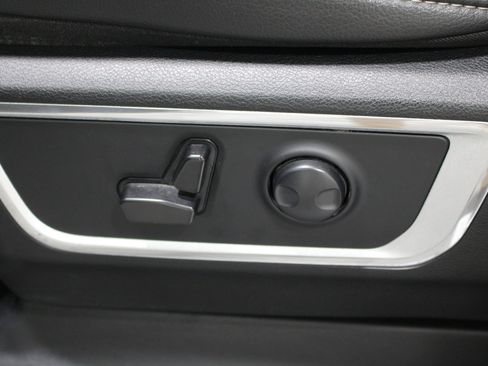 Used 2023 RAM 1500 Laramie AWD/4WD image 5