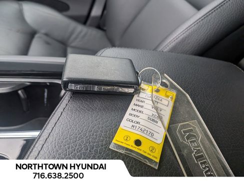 Used 2021 Volvo XC60 T5 Momentum image 19