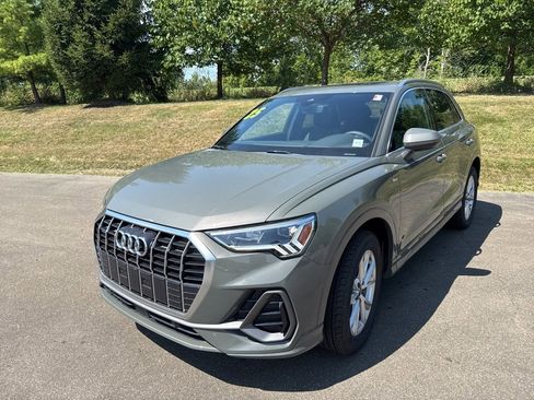 New 2025 Audi Q3 2.0T Premium image 1