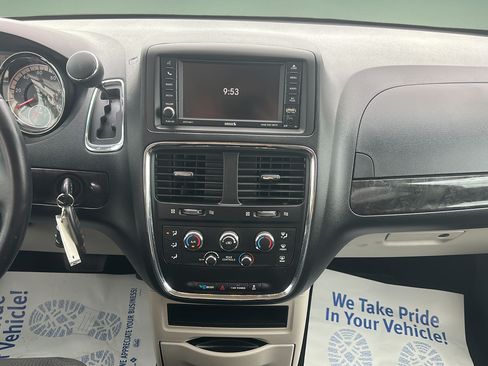 Used 2017 Dodge Grand Caravan SE w/ Power Window Group FWD image 12