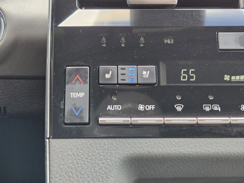 Used 2019 Toyota Avalon Limited w/ Advanced Safety Package FWD image 20