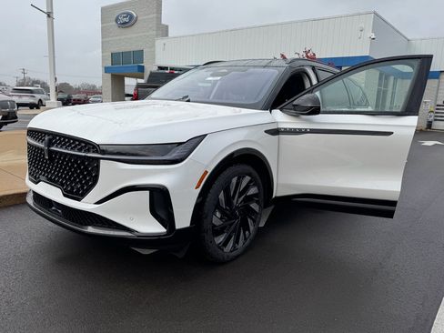 New 2026 Lincoln Nautilus Reserve image 30