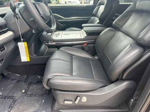 New 2026 Lincoln Navigator Reserve w/ Jet Appearance Package AWD/4WD image 10