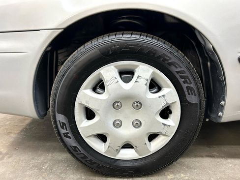 Used 2002 Chevrolet Prizm LSi w/ Preferred Equipment Group 3 image 9