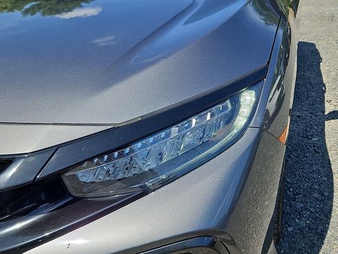 Used 2018 Honda Civic Sport Touring image 10