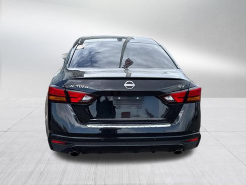 Used 2023 Nissan Altima 2.5 SV w/ SV Premium Package FWD image 4