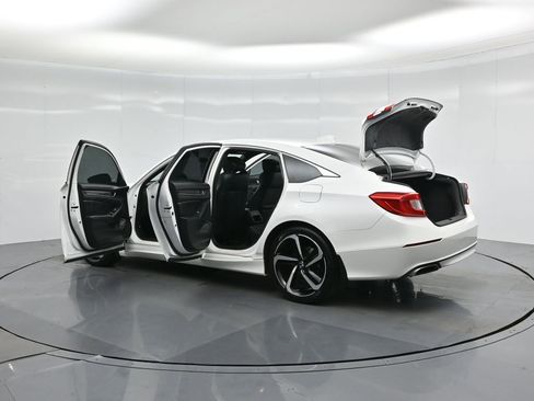 Used 2018 Honda Accord Sport image 30