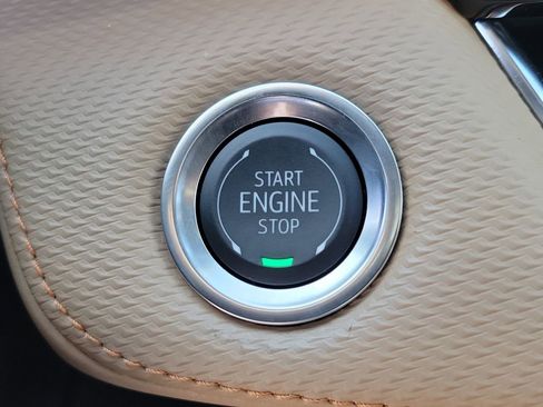 Used 2025 Chevrolet Equinox ACTIV w/ Convenience Package III image 33