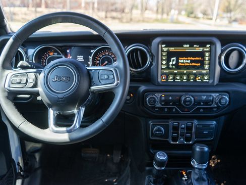 Used 2023 Jeep Wrangler Unlimited Sahara image 13