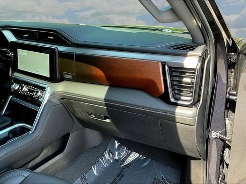 Used 2023 GMC Sierra 1500 Denali AWD/4WD image 29