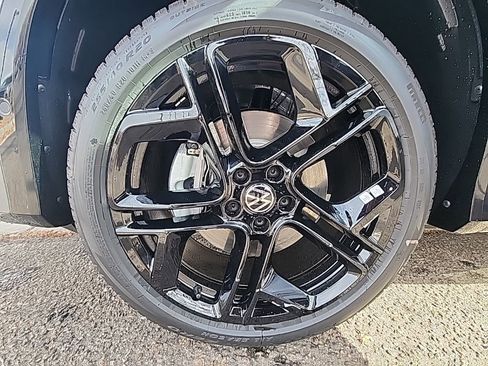 New 2026 Volkswagen Tiguan SE R-Line image 24