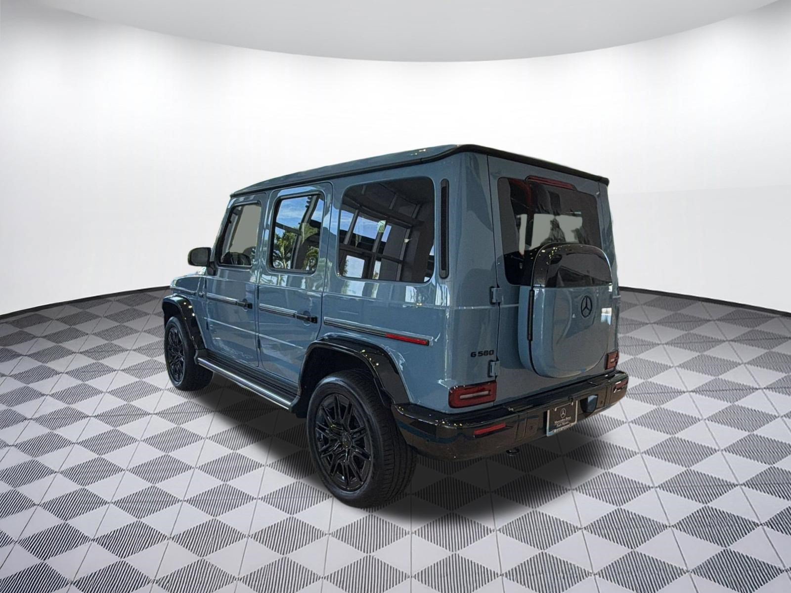 New 2027 Mercedes-Benz G 580 e image 3