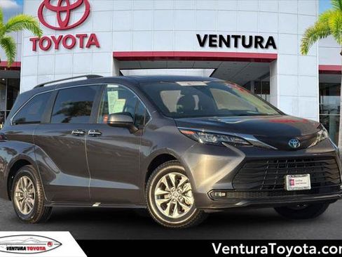 Certified 2025 Toyota Sienna XLE FWD image 1