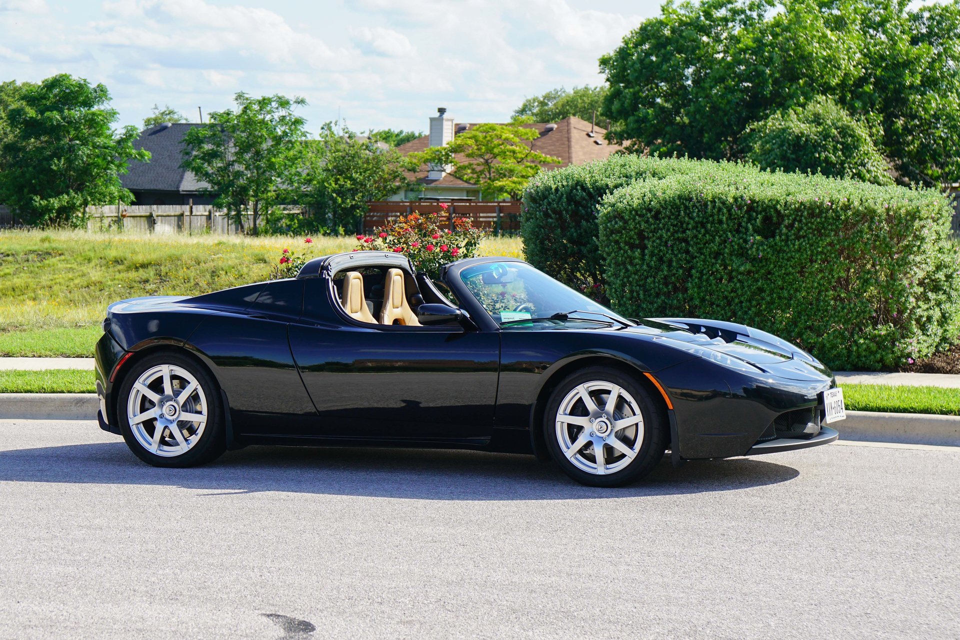 Used 2010 Tesla Roadster RWD image 2