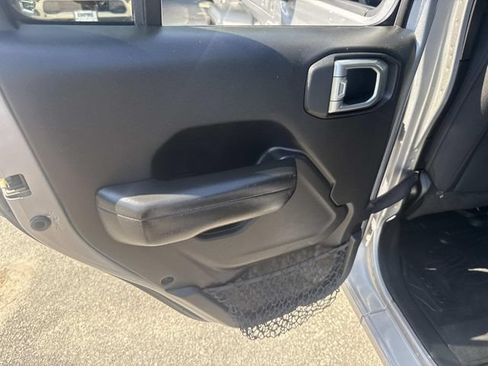 Used 2019 Jeep Wrangler Unlimited Sport S AWD/4WD image 17