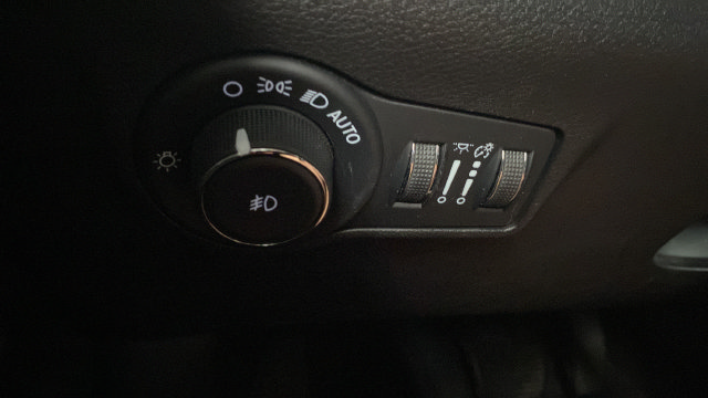 Used 2022 Jeep Compass Limited w/ Sun and Sound Group AWD/4WD image 27