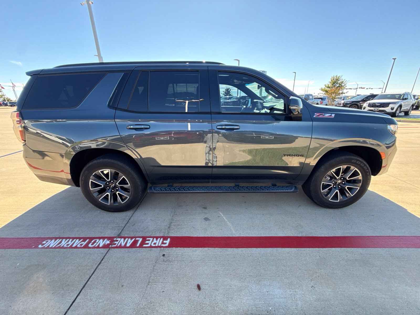 Used 2021 Chevrolet Tahoe Z71 w/ Z71 Signature Package AWD/4WD image 12