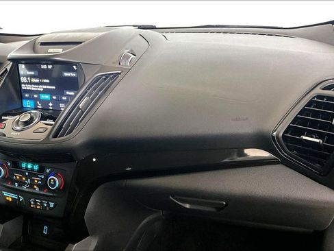 Used 2018 Ford Escape Titanium image 12