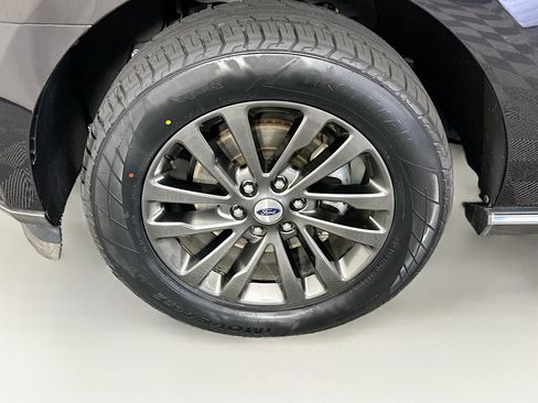 Used 2021 Ford Expedition Limited RWD image 11