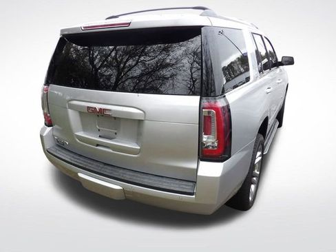 Used 2017 GMC Yukon SLT w/ Premium Edition image 17