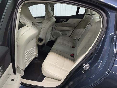 Used 2019 Volvo S60 T8 Inscription image 31