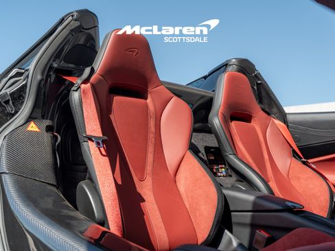 Used 2024 McLaren 750S Spider RWD image 12