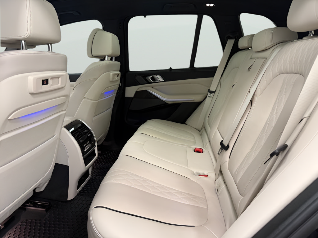 Used 2023 BMW X5 M50i w/ Executive Package AWD/4WD image 14