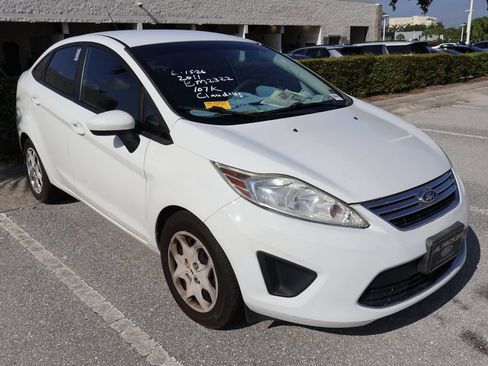 Used 2011 Ford Fiesta SE w/ Super Fuel Economy Pkg FWD image 6